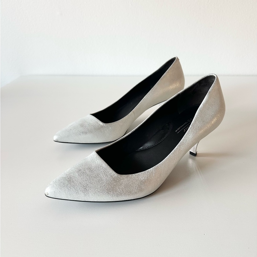 Kenneth Cole Silver Metallic 925 Technology Kitten Heel Pumps - 8.5M